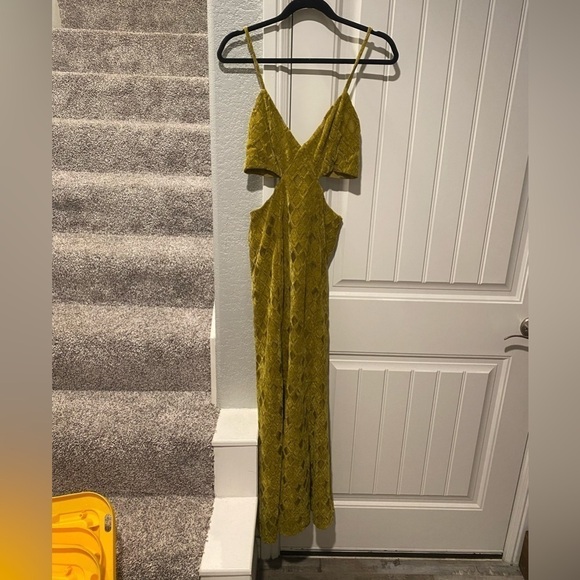 HOUSE OF HARLOW 1960 x REVOLVE Francia Maxi velvet green Dress - Picture 11 of 11